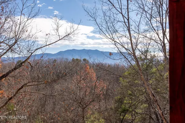 Gatlinburg, TN 37738,2061 Settlers Ridge WAY