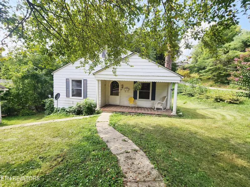 209 Greenwood Ave, Pennington Gap, VA 24277