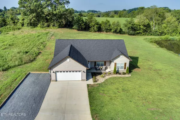 Maryville, TN 37801,909 Loblolly LN