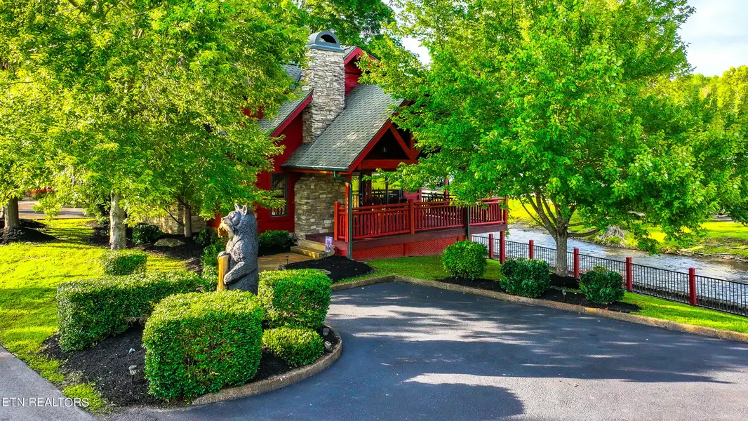 4005 S River Rd, Pigeon Forge, TN 37863