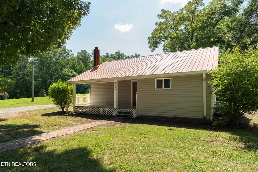 4829 Hillard LN, Strawberry Plains, TN 37871