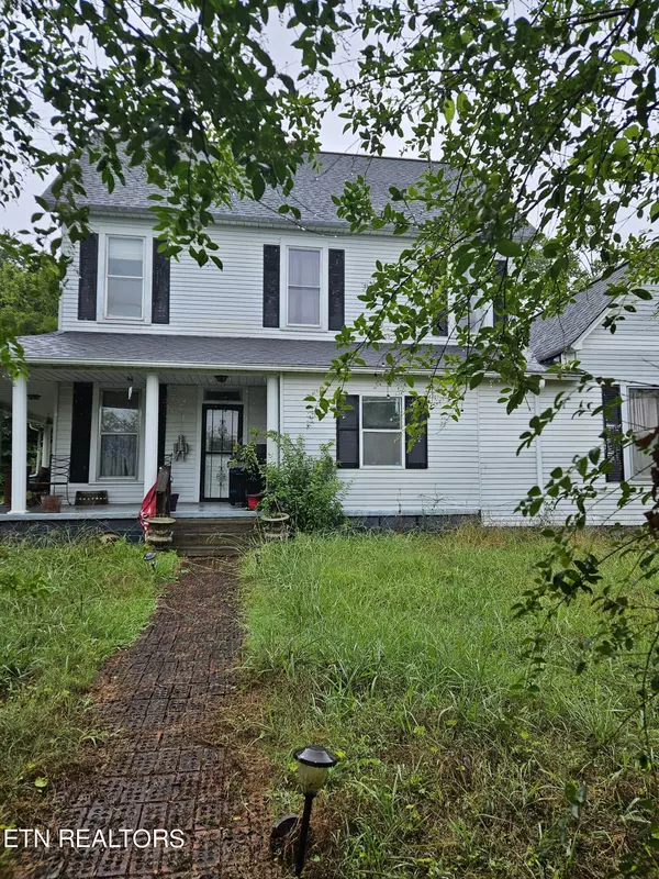 307 Russell Ave, Harriman, TN 37748