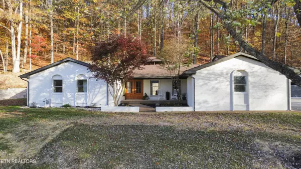 221 Fairway DR, Lafollette, TN 37766