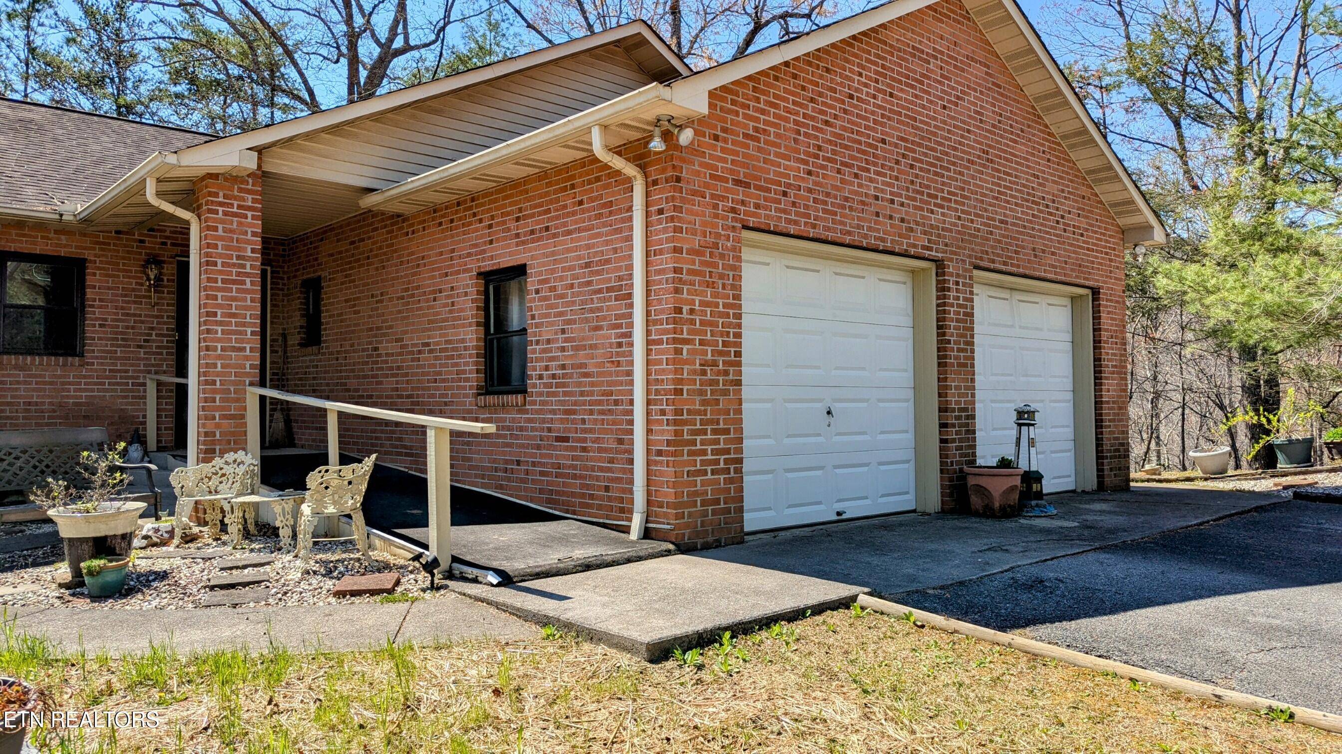1140 Little Smoky Rd, Gatlinburg, TN 37738