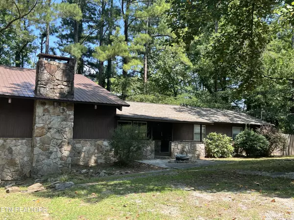 910 Robin LN, Kingston, TN 37763