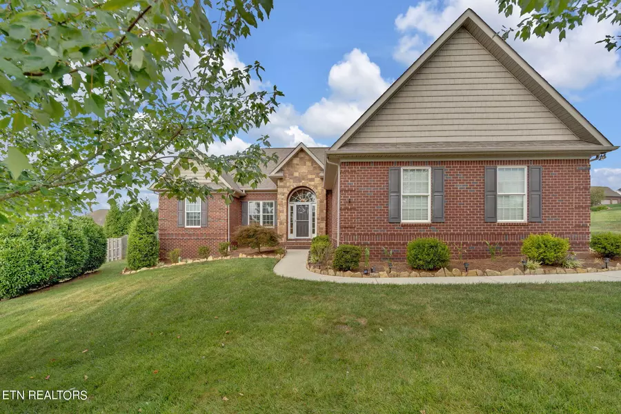 479 Flagstone Blvd, Lenoir City, TN 37772