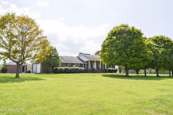 843 Dunbar Rd, Crossville, TN 38572