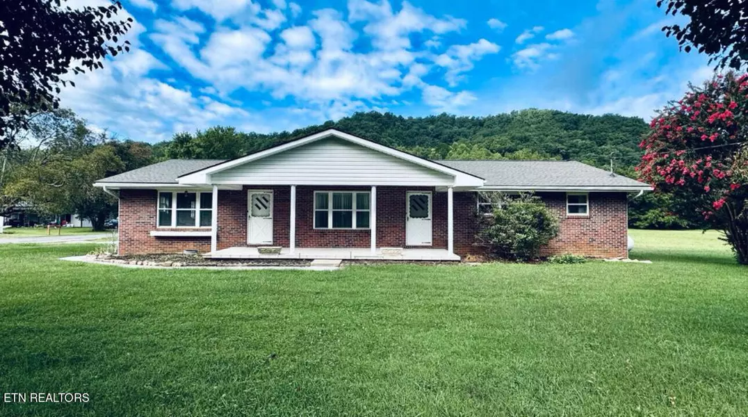 104 Dunn LN, Cosby, TN 37722