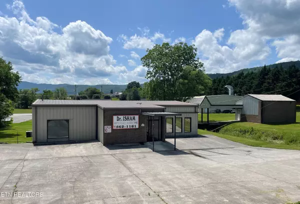 163 Perkins LN, Jacksboro, TN 37757