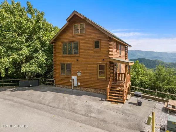 3016 Hickory Lodge DR,  Sevierville,  TN 37862