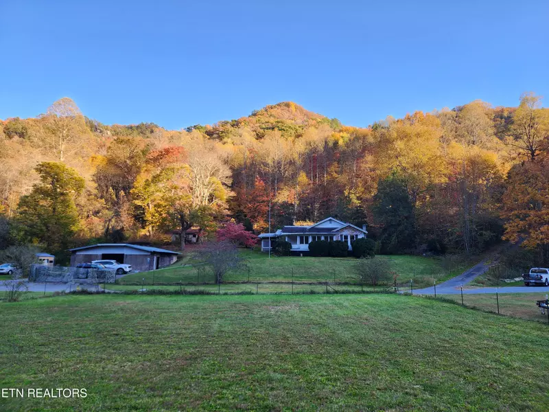 177 Almond DR, Pennington Gap, VA 24277