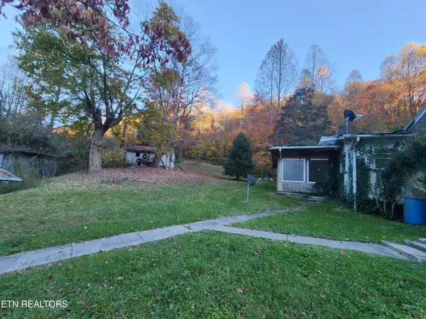 Pennington Gap, VA 24277,177 Almond DR