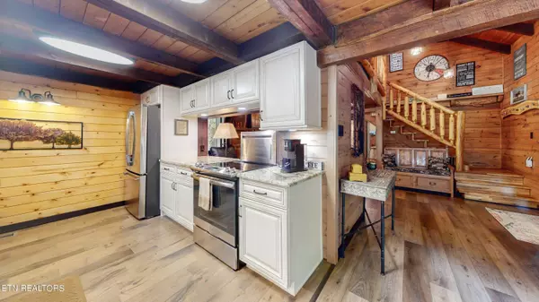 Sevierville, TN 37862,3043 Cool Creek Rd