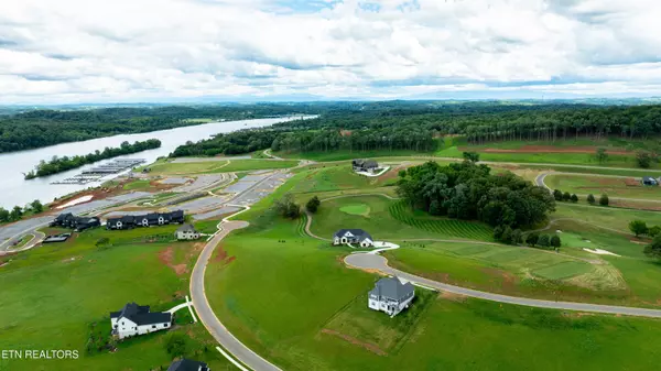 Loudon, TN 37774,335 Hawks Bend