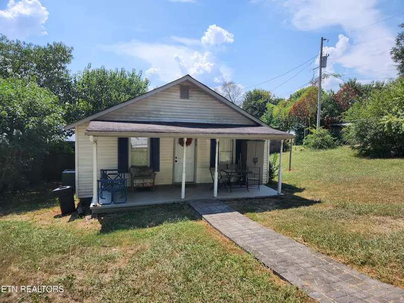 206 Rose St, Lenoir City, TN 37771