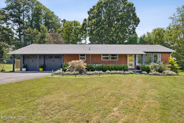 7008 Yorkshire DR, Knoxville, TN 37909
