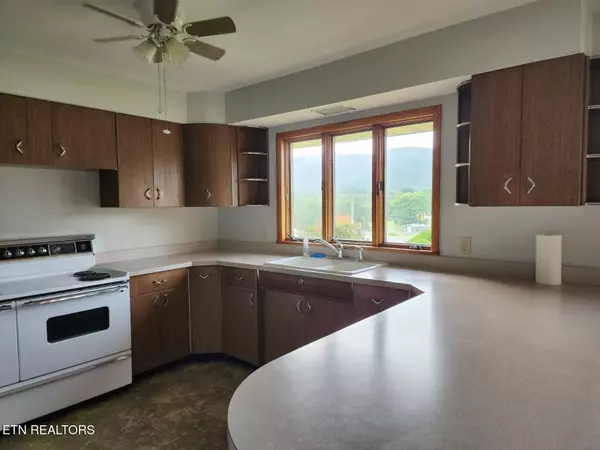 Lafollette, TN 37766,1702 Central Ave