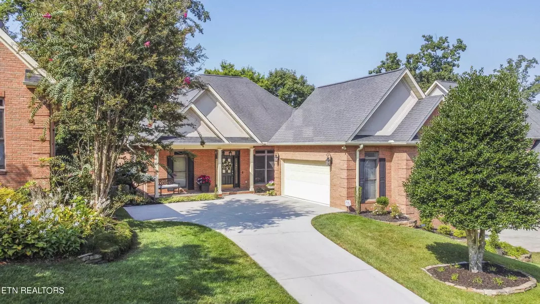 261 Valleyview DR, Lenoir City, TN 37772