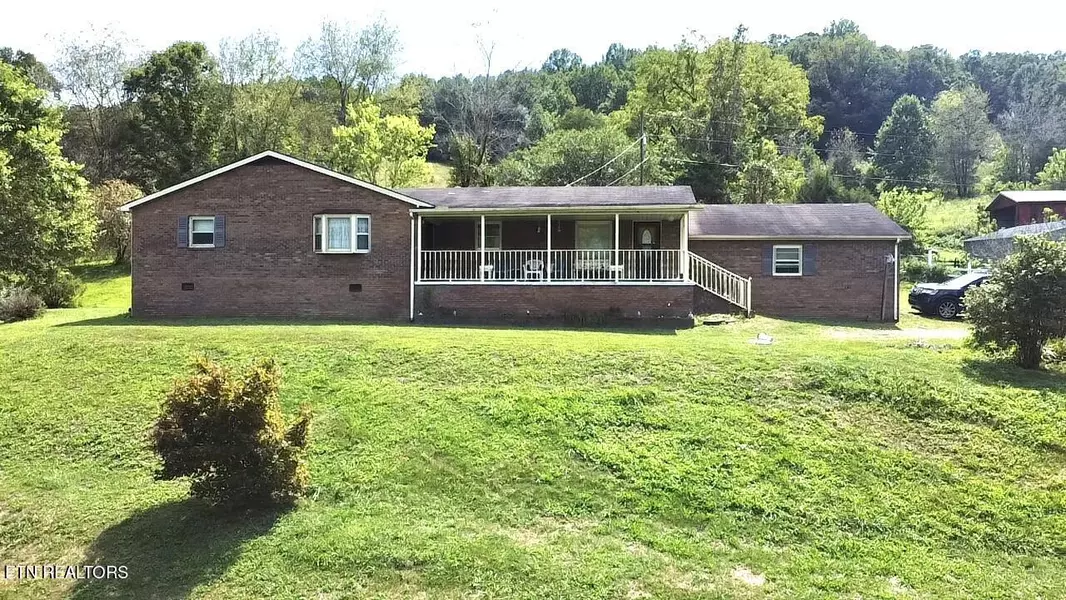 135 Jeffers LN, Speedwell, TN 37870