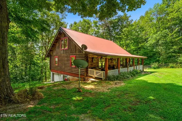 716 Pine Hollow Rd, Jacksboro, TN 37757