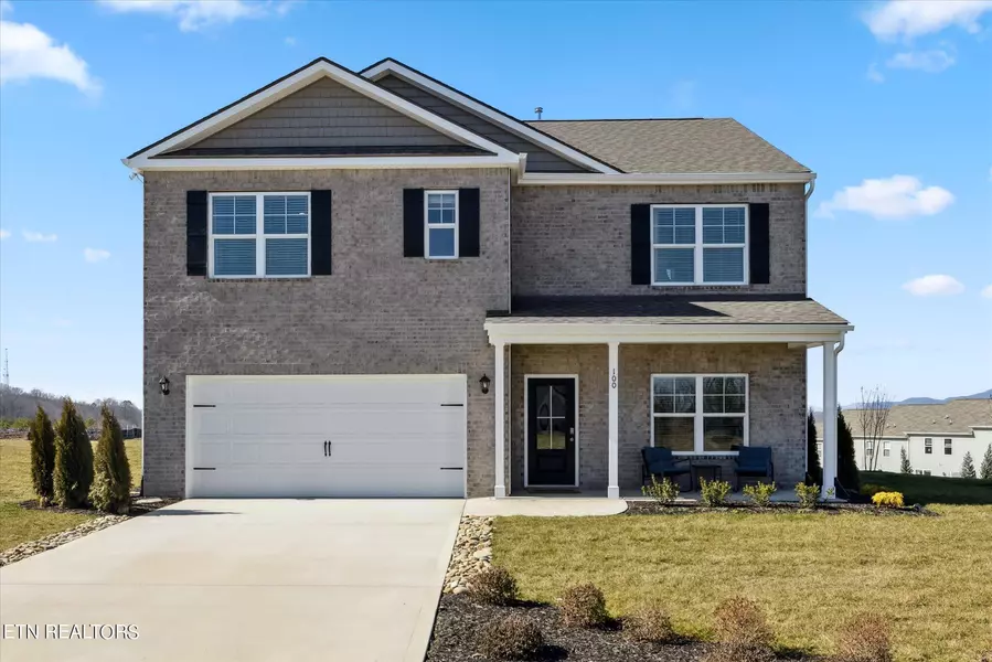 100 Summit Ridge Ln, Oak Ridge, TN 37830