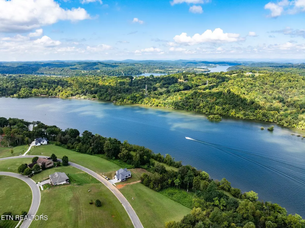 Loudon, TN 37774,891 River Bank Tr