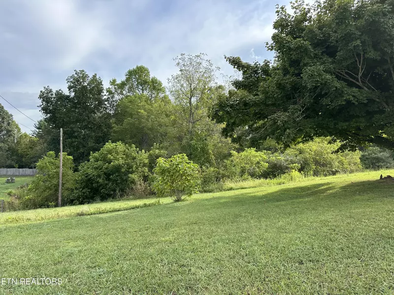 Main St, Crossville, TN 38571