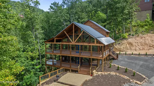 2942 Redtail Rd, Sevierville, TN 37862