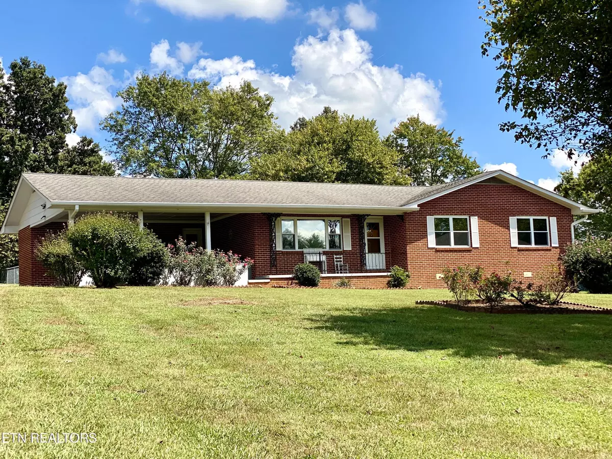 Tellico Plains, TN 37385,414 Fairview Rd