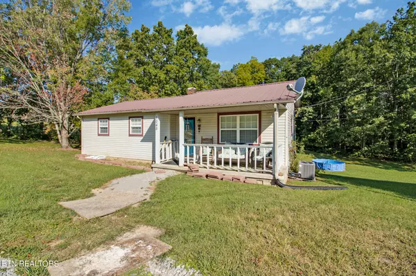 1045 Pearl Hinds Rd, Jamestown, TN 38556