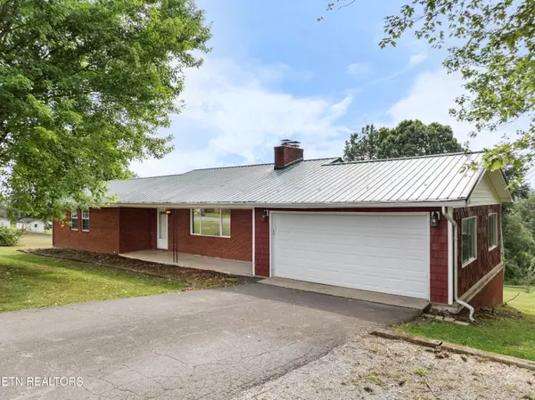 320 Redbird CIR, Cumberland Gap, TN 37724