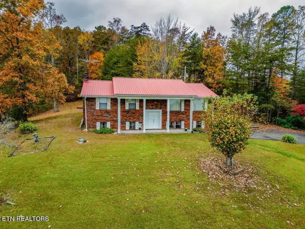 809 Grandview DR, Tellico Plains, TN 37385