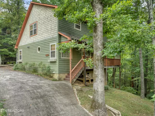 114 Cutter Gap Rd, Townsend, TN 37882