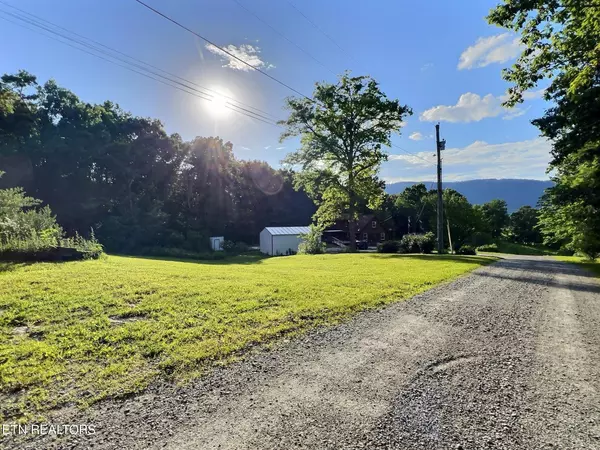 Lafollette, TN 37766,275 Haven LN