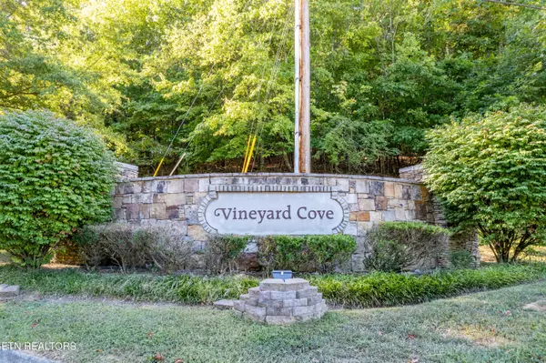 Loudon, TN 37774,110 Vineyard Cove DR