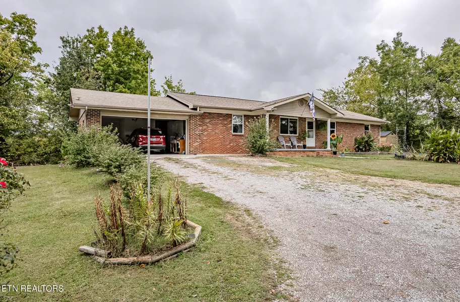 1205 Stephens DR, Madisonville, TN 37354