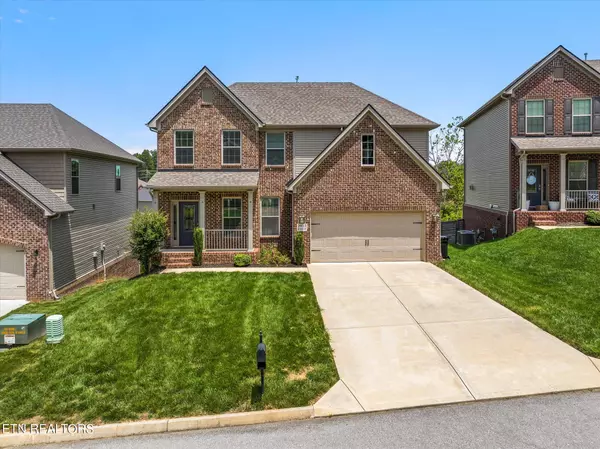 2012 Wooded Mountain LN, Knoxville, TN 37922