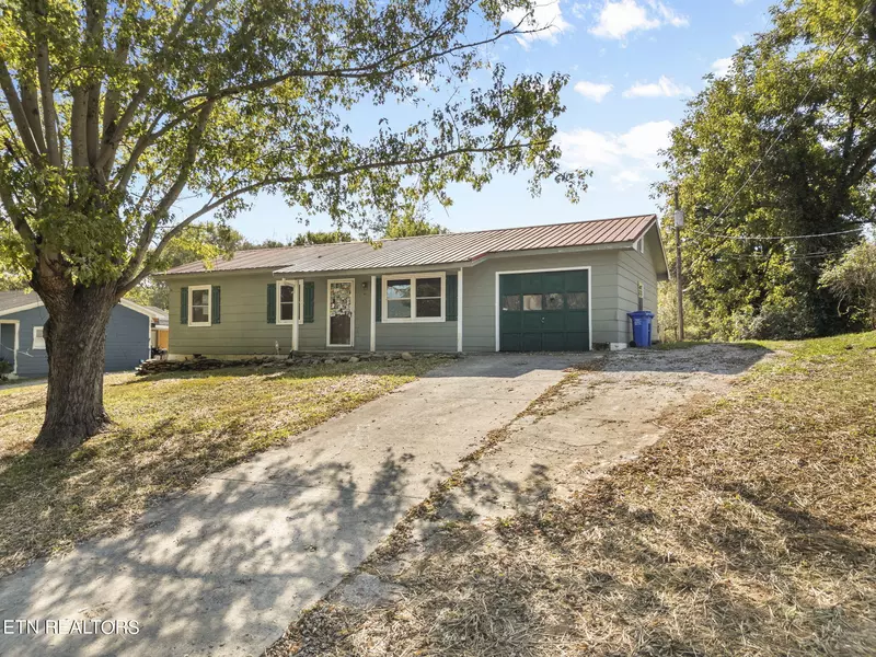 191 South St, Jacksboro, TN 37757