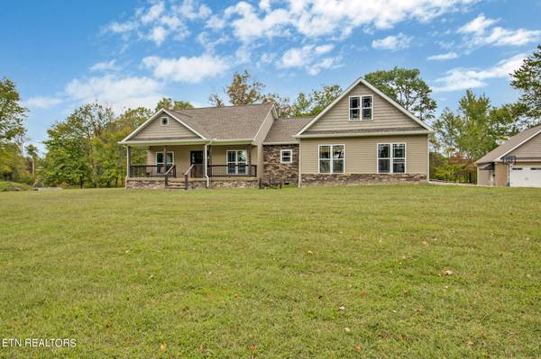 2015 Memory Gardens Rd, Jamestown, TN 38556