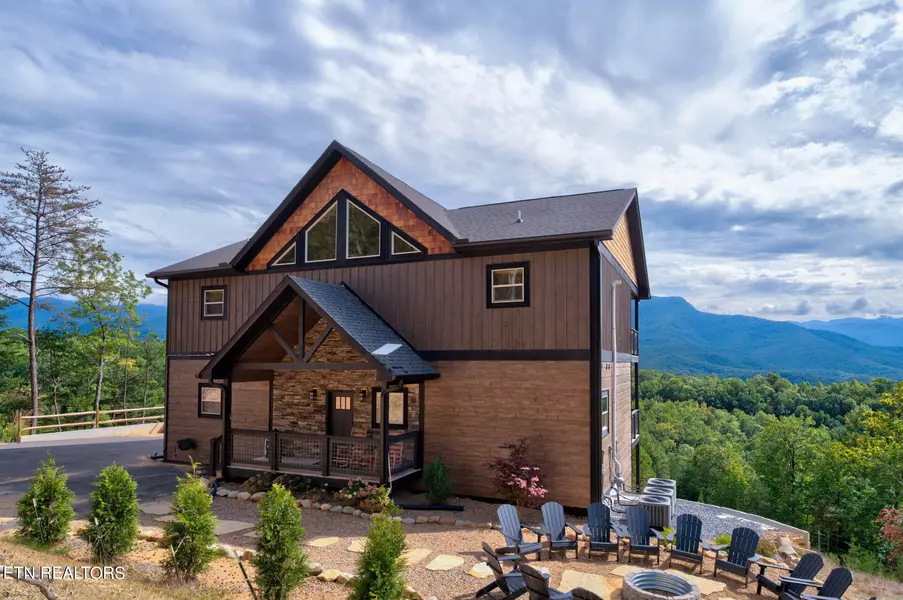 621 Big Bear Ridge Rd, Gatlinburg, TN 37738