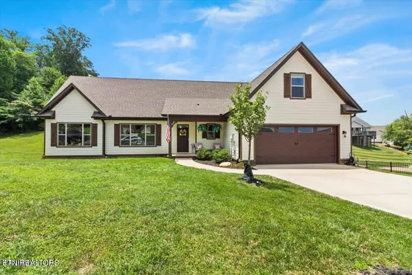 605 Peachtree DR, Maryville, TN 37801