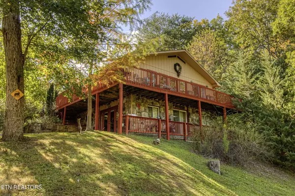 2914 Easy St,  Sevierville,  TN 37862