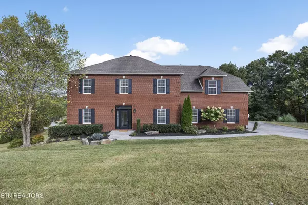 3256 Whispering Oaks DR, Knoxville, TN 37938