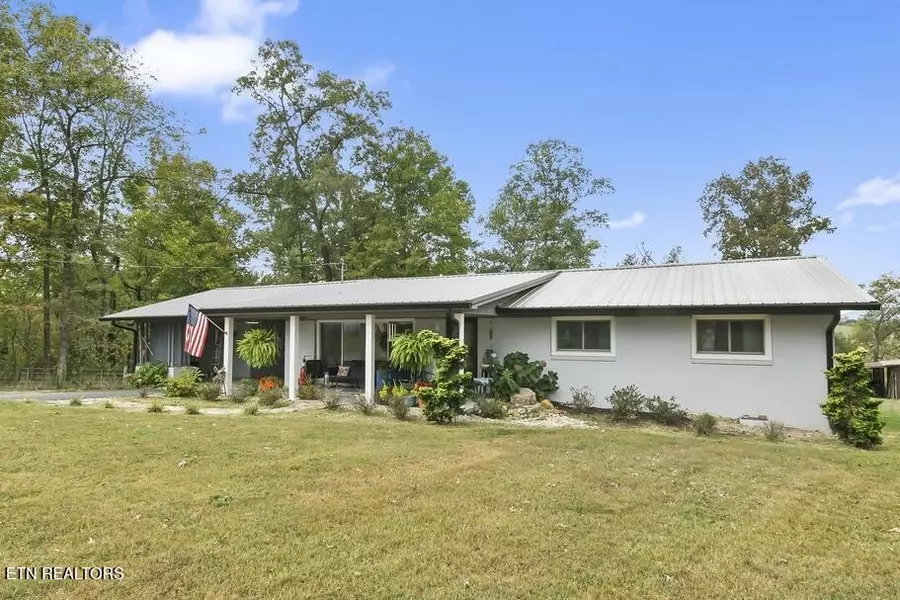 217 Cross Valley Rd, Lafollette, TN 37766