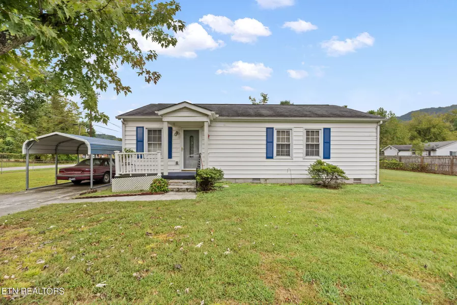 915 Vivian Ave, Rocky Top, TN 37769