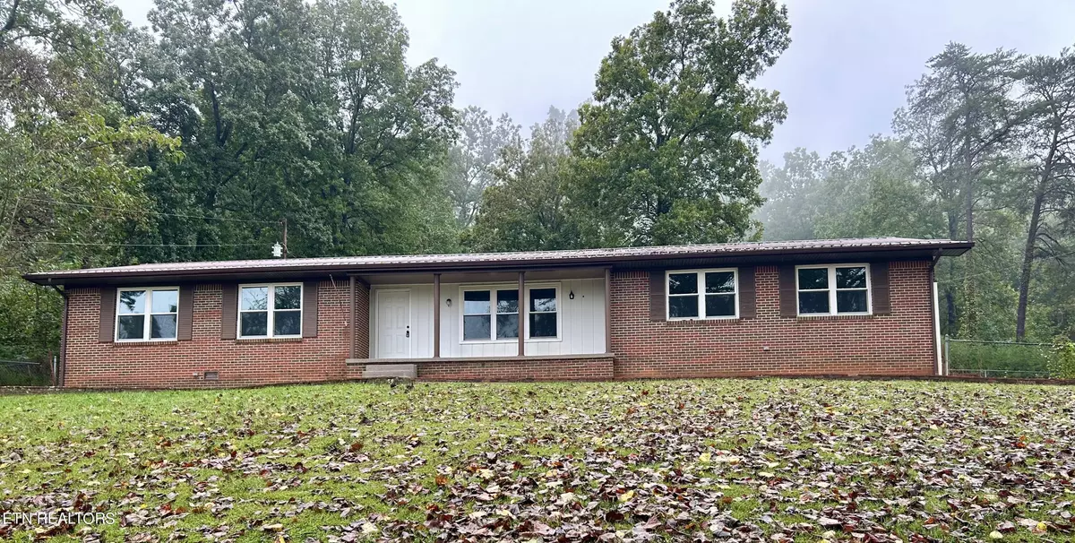 Tazewell, TN 37879,221 Greer LN