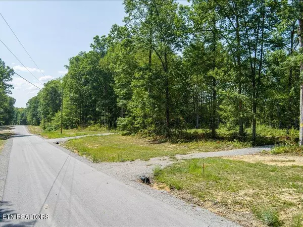 634 Cumberland Cove Rd, Monterey, TN 38574