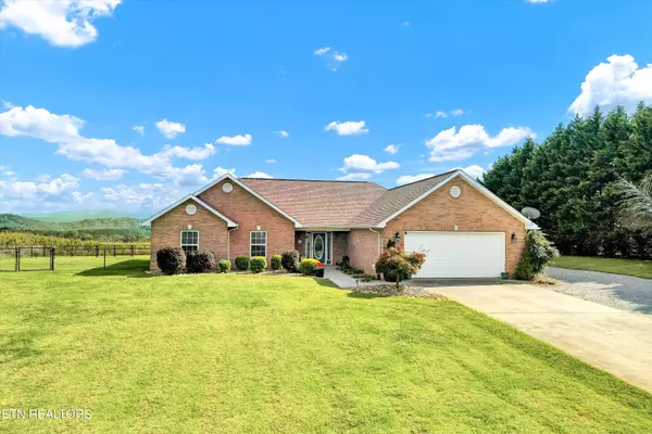 6718 Howard School Rd, Maryville, TN 37801