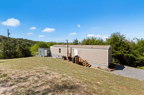 2401 Oakwood Rd, Midway, TN 37809