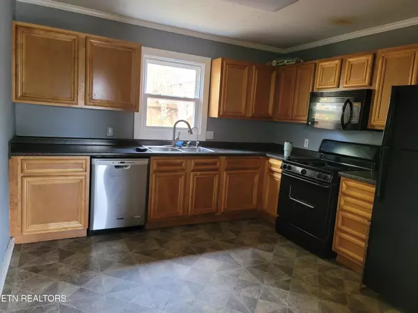 Knoxville, TN 37918,2121 Karnswood DR